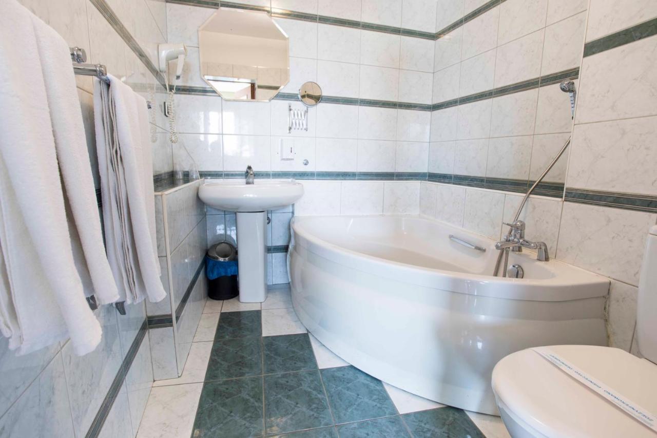Hotel Maria Warsawa Bagian luar foto